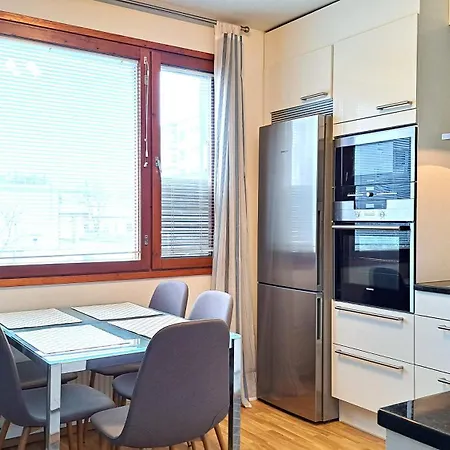 Kotimaailma - Saunallinen & Parvekkeellinen Keskustakolmio- Satakunnankatu Apartment